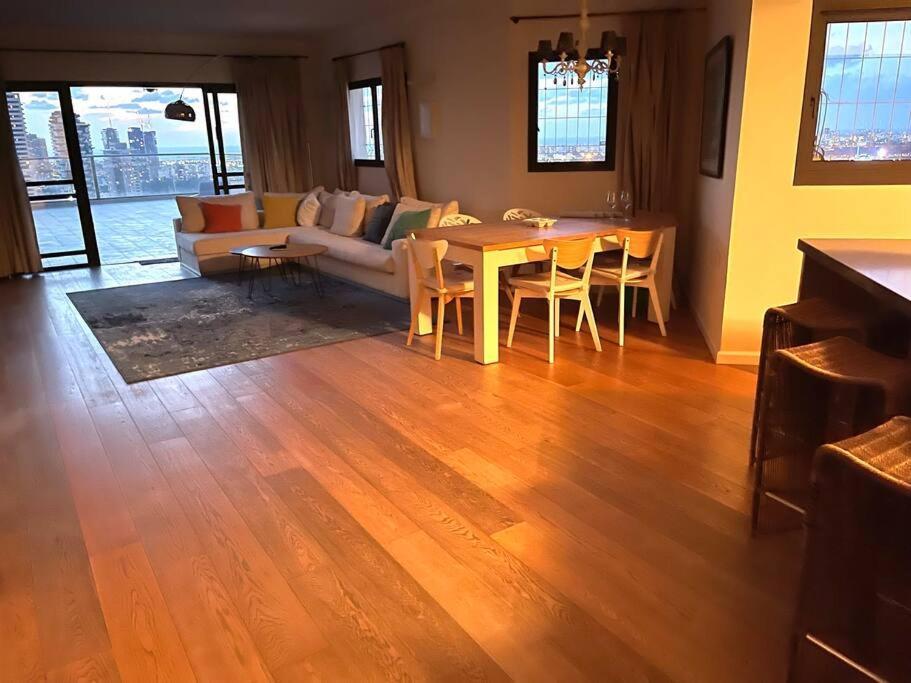 Beautiful Penthouse W/Amazing View, Prime Location Apartman Ramat Gan Kültér fotó