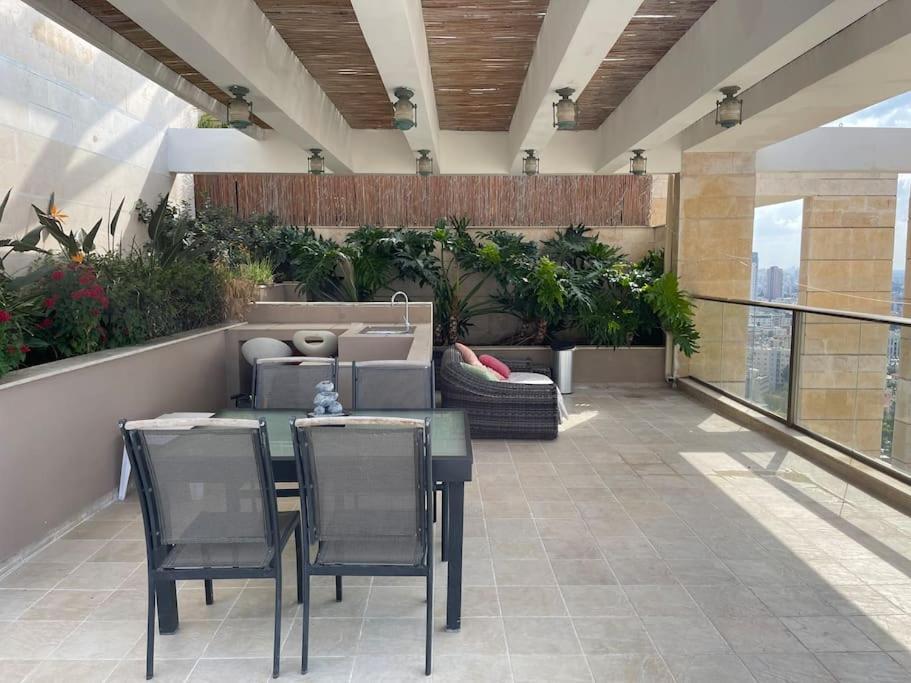 Beautiful Penthouse W/Amazing View, Prime Location Apartman Ramat Gan Kültér fotó
