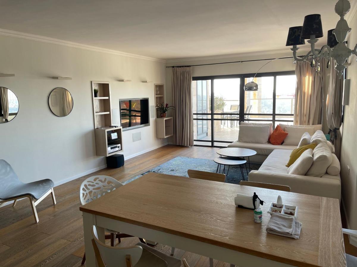 Beautiful Penthouse W/Amazing View, Prime Location Apartman Ramat Gan Kültér fotó