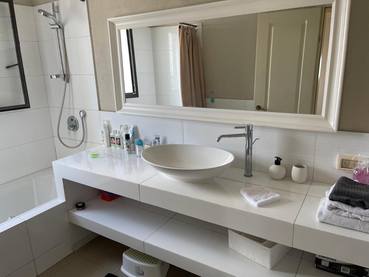 Beautiful Penthouse W/Amazing View, Prime Location Apartman Ramat Gan Kültér fotó