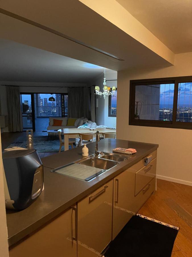 Beautiful Penthouse W/Amazing View, Prime Location Apartman Ramat Gan Kültér fotó
