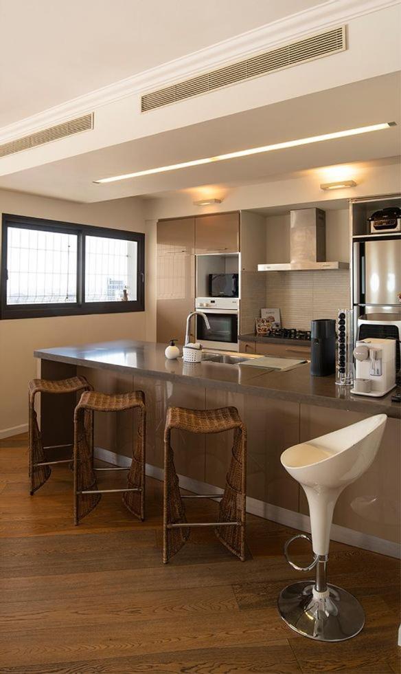 Beautiful Penthouse W/Amazing View, Prime Location Apartman Ramat Gan Kültér fotó